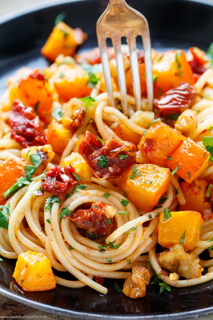 Pasta mit Kürbis schnell und einfach gemacht emmikochteinfach