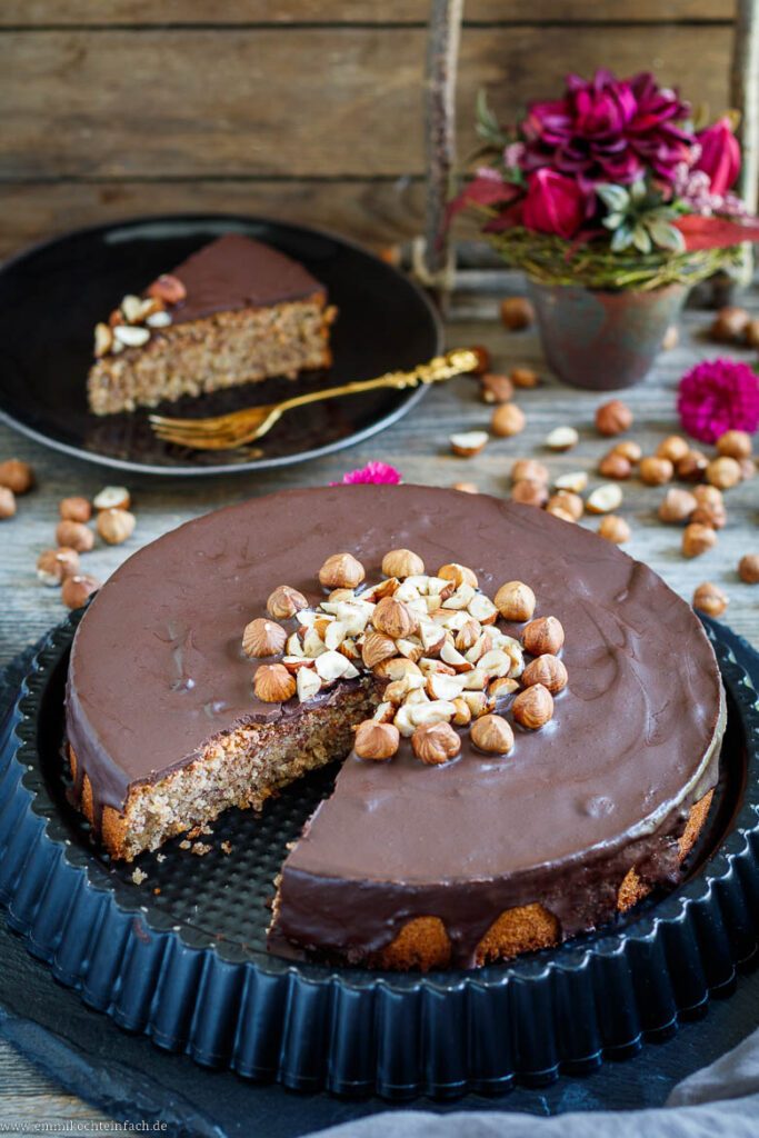 Saftiger Nusskuchen Ohne Mehl Emmikochteinfach