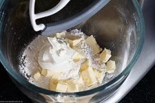 Mini Haselnuss Hörnchen mit Frischkäse - www.emmikochteinfach.de