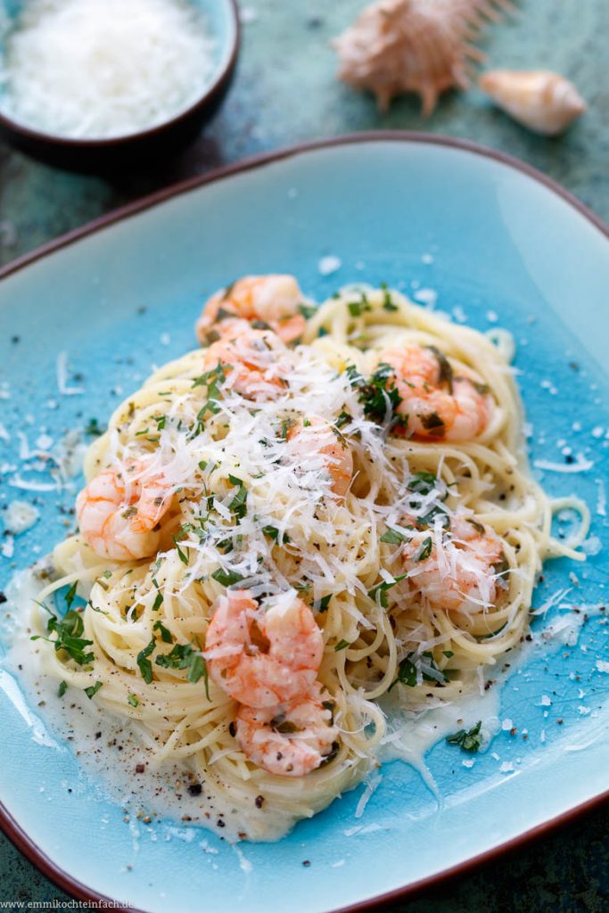 Capellini mit Garnelen in Zitronen Sahnesoße - emmikochteinfach