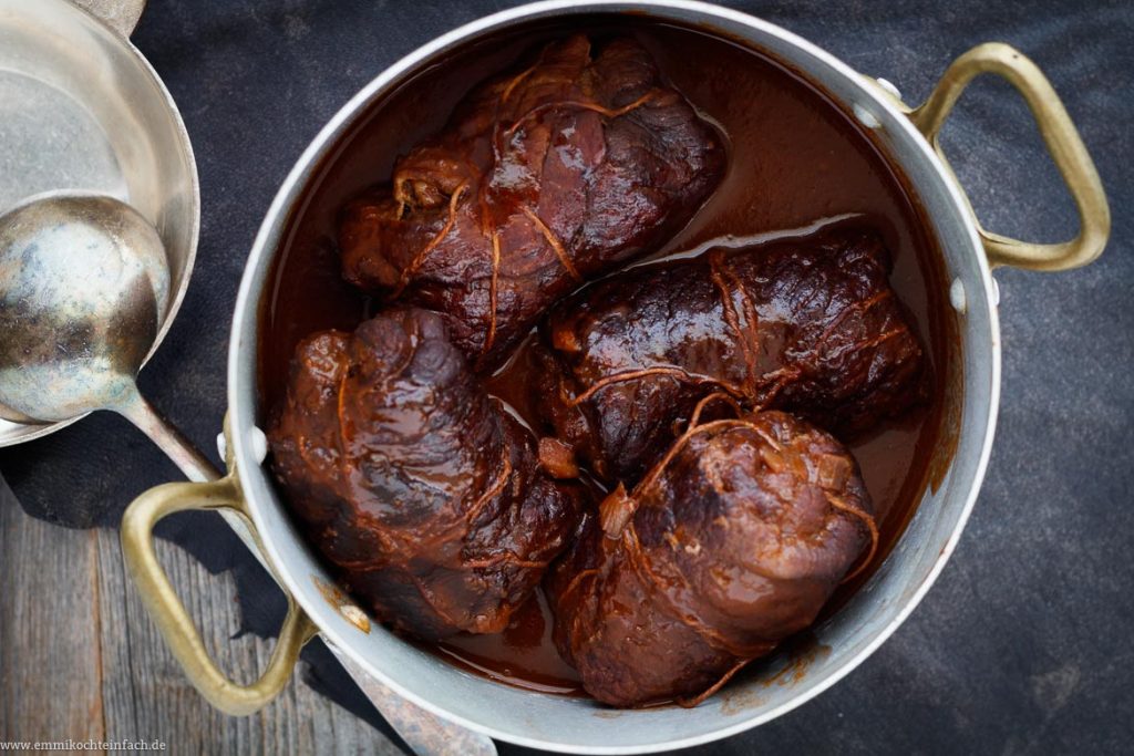 Klassische Rinderroulade - mein Familienrezept - emmikochteinfach