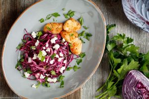 Rotkrautsalat mit gebratenem Hähnchen - www.emmikochteinfach.de