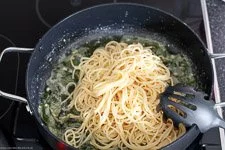 Spaghetti mit Salbeibutter - www.emmikochteinfach.de
