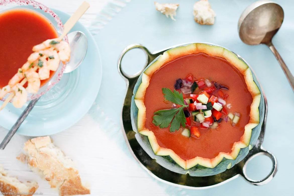 Eisgekühlte Sommersuppe mit Garnelenspiess - www.emmikochteinfach.de