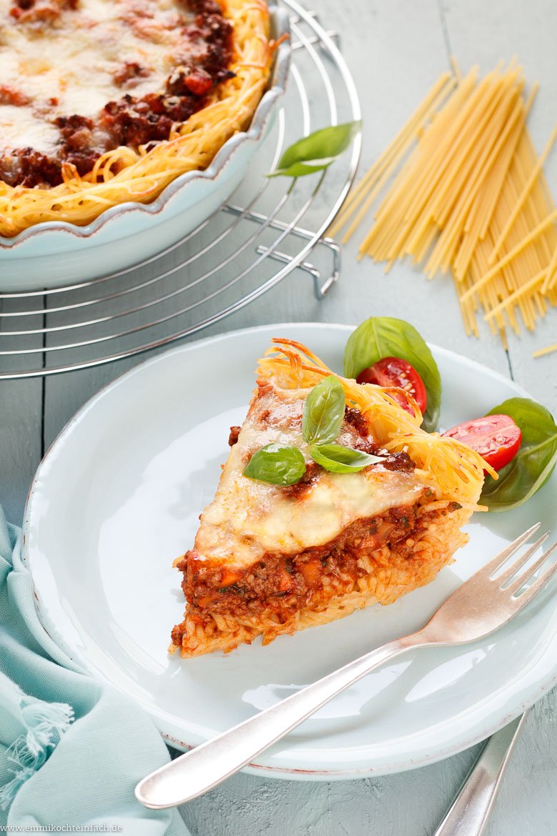 Spaghetti Auflauf mit schneller Hackfleischsoße - www.emmikochteinfach.de