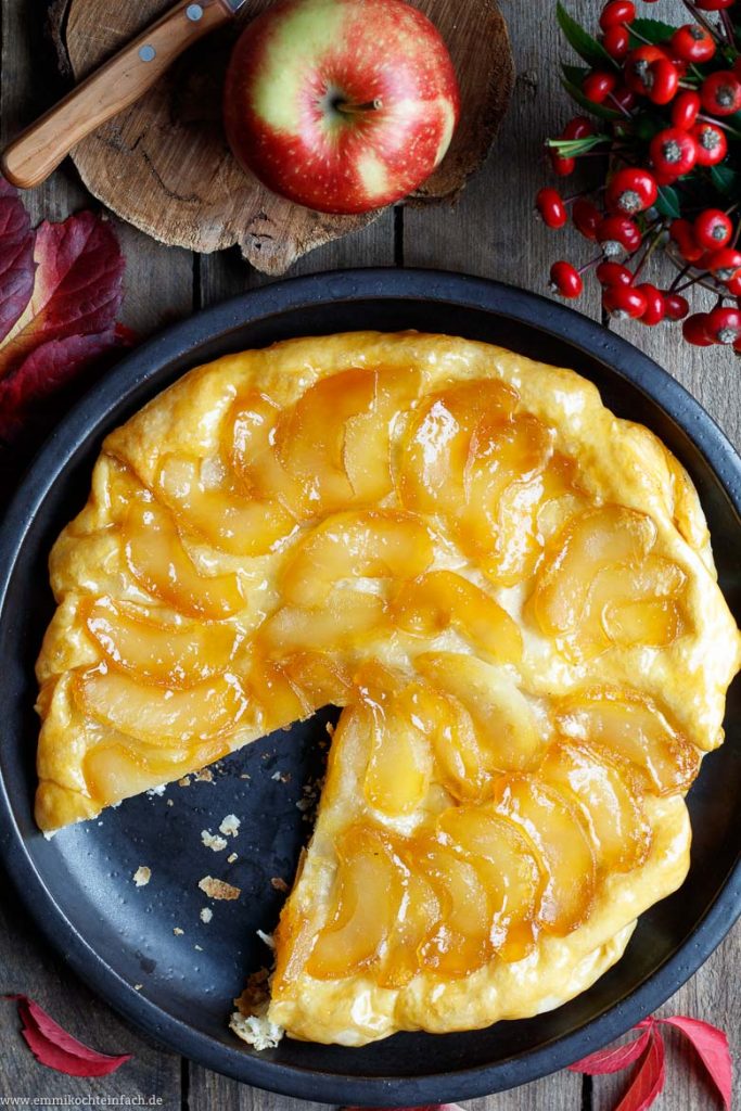 Apfel Tarte Tatin - Ein Kuchen-Dessert aus der Pfanne - emmikochteinfach