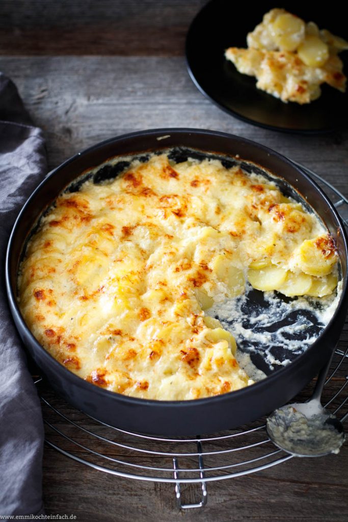 Kartoffelgratin mit Kräuterfrischkäse und Emmentaler - emmikochteinfach