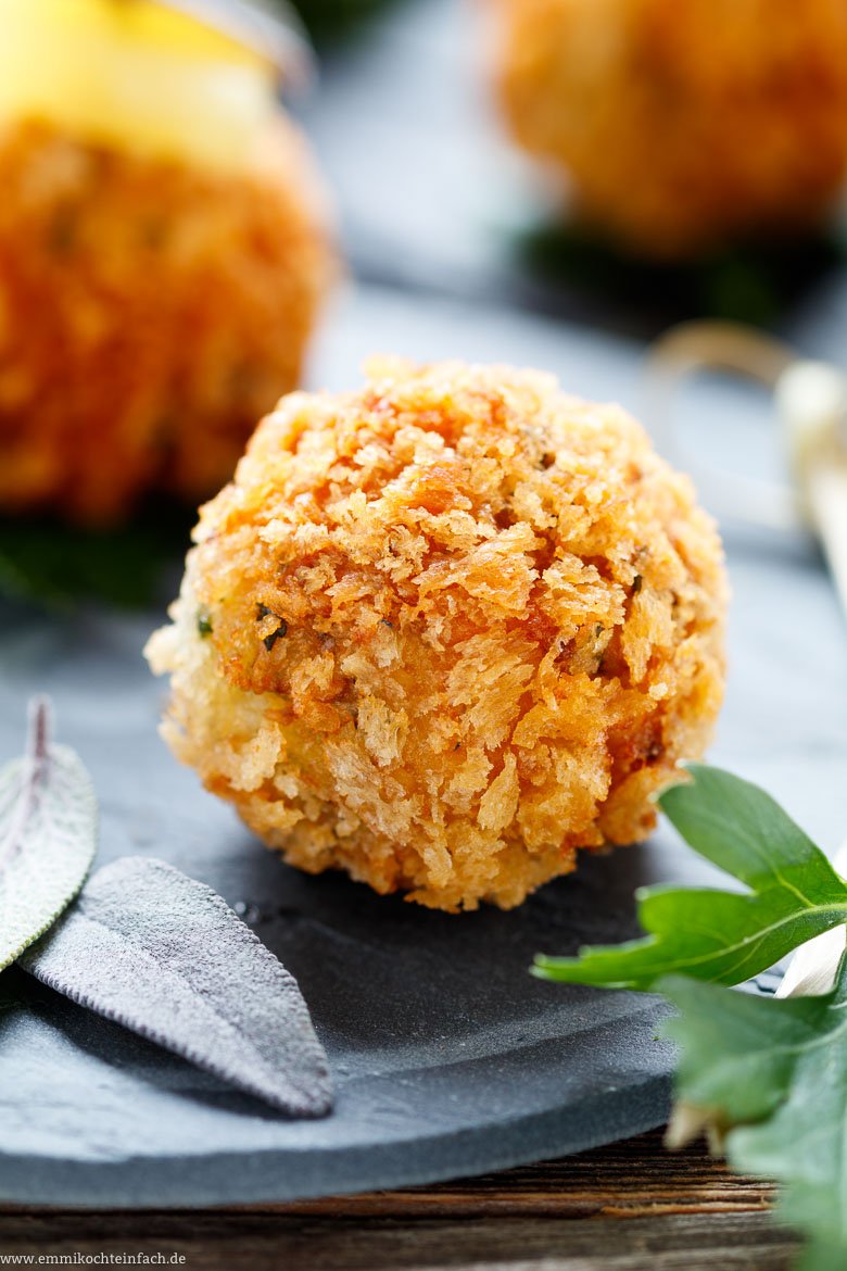 Curry Hähnchen Bällchen - schnelles Fingerfood - emmikochteinfach