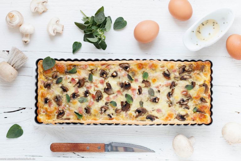 Schinken Quiche mit Champignons und Mozzarella - emmikochteinfach