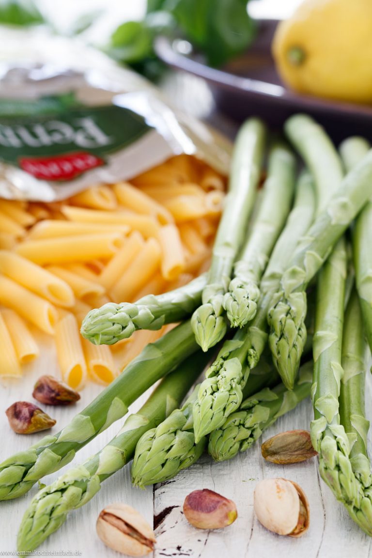 Pasta mit grünem Spargel in Zitronen Buttersoße emmikochteinfach