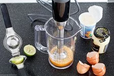 Blitz-Hollandaise, weil sie ruckzuck zubereitet ist