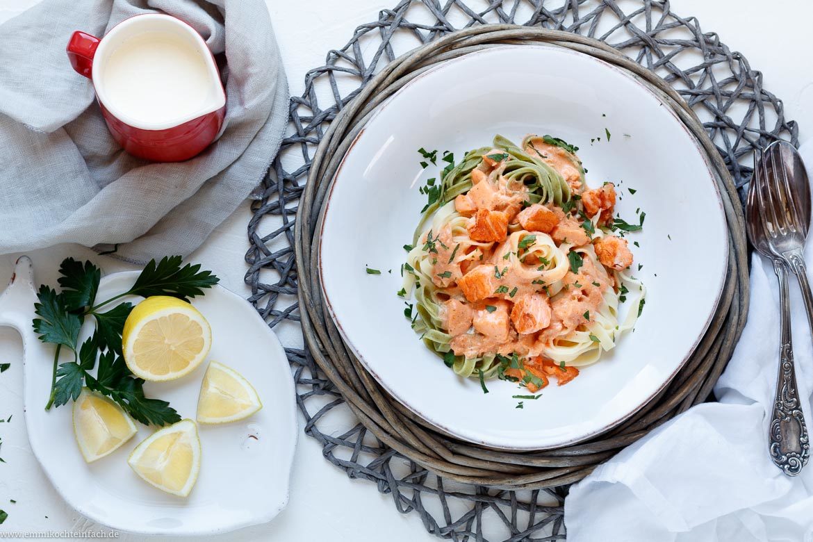 Pasta Mit Lachs Sahnesosse In 25 Minuten Emmikochteinfach