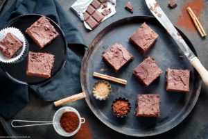 Brownies mit Zimt-Kakao-Frosting - www.emmikochteinfach.de