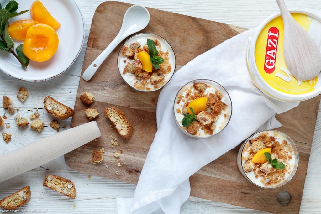 Joghurt Cantuccini Dessert Mit Pfirsichen - Emmikochteinfach