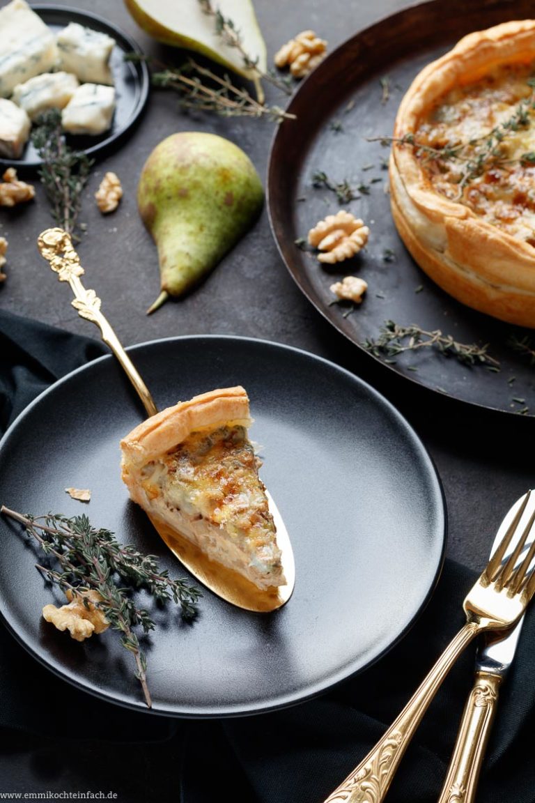Mini-Quiche mit Gorgonzola, Birnen und Walnüssen - emmikochteinfach Mini-Quiche mit Gorgonzola, Birnen und Walnüssen - emmikochteinfach
