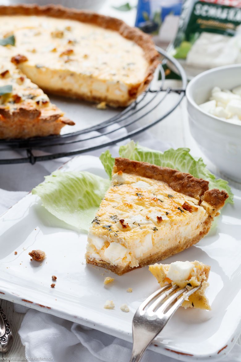 Weisse Käse-Quiche mit Schafkäse, Hirtenkäse und Croissantboden - www.emmikochteinfach.de