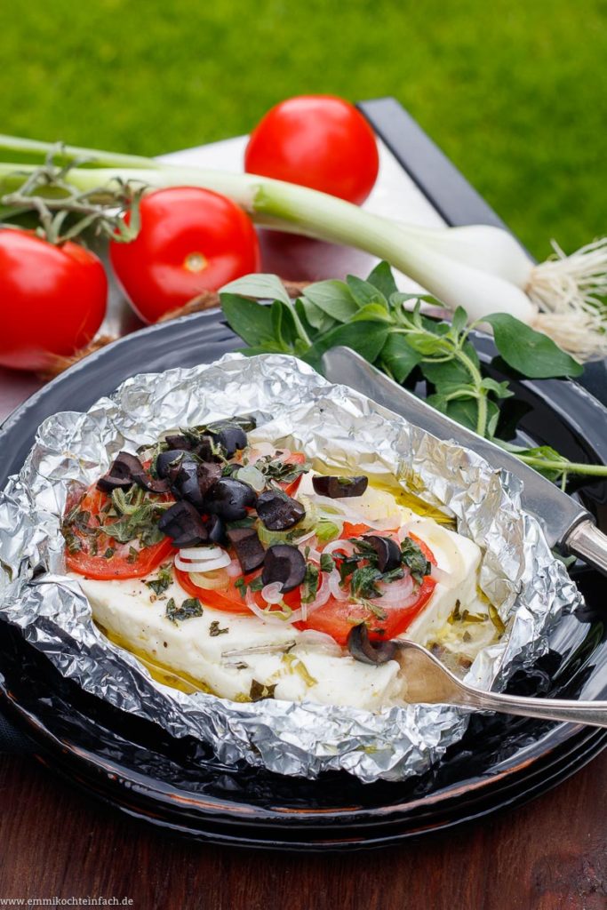 Feta Tomaten Päckchen vom Grill - emmikochteinfach