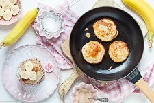 Aus der Pfanne auf den Tisch: Bananen-Pancakes