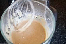 Milch als finale Zutat der Teigzubereitung