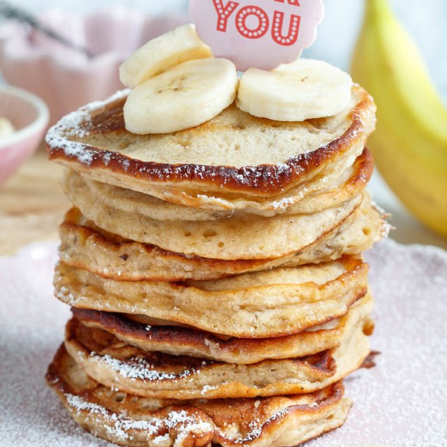 Bananen-Pancakes – schnell und einfach - emmikochteinfach