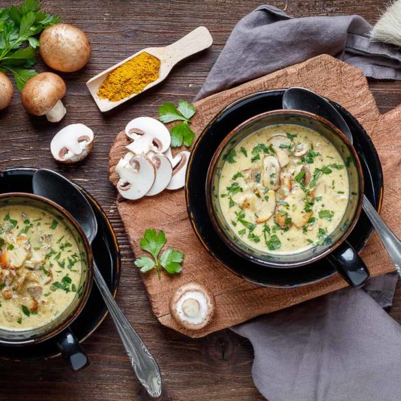 Champignon Suppe mit Curry - einfach lecker - emmikochteinfach