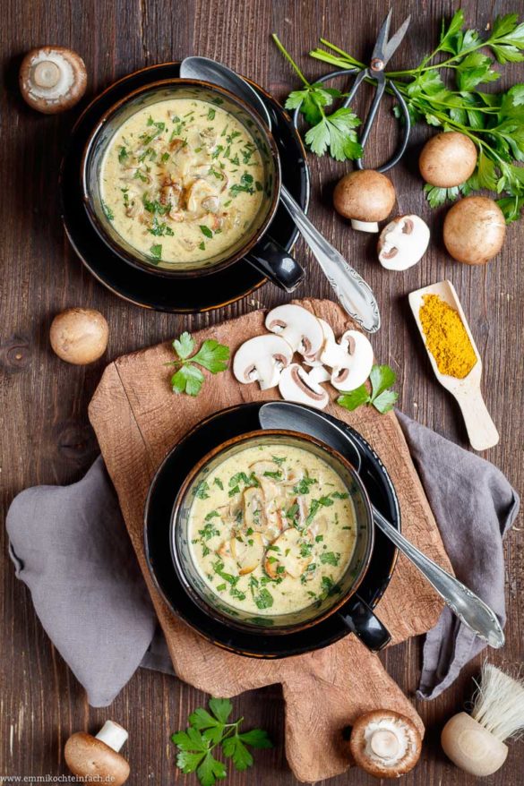 Champignon Suppe mit Curry - einfach lecker - emmikochteinfach