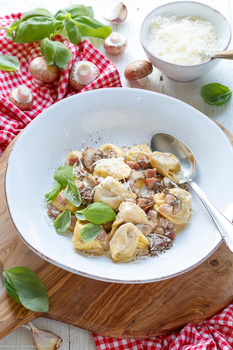 Tortellini In Schinken Champignon Sahnesauce Emmikochteinfach