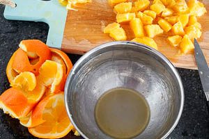 Orange vorbereiten für den Salat