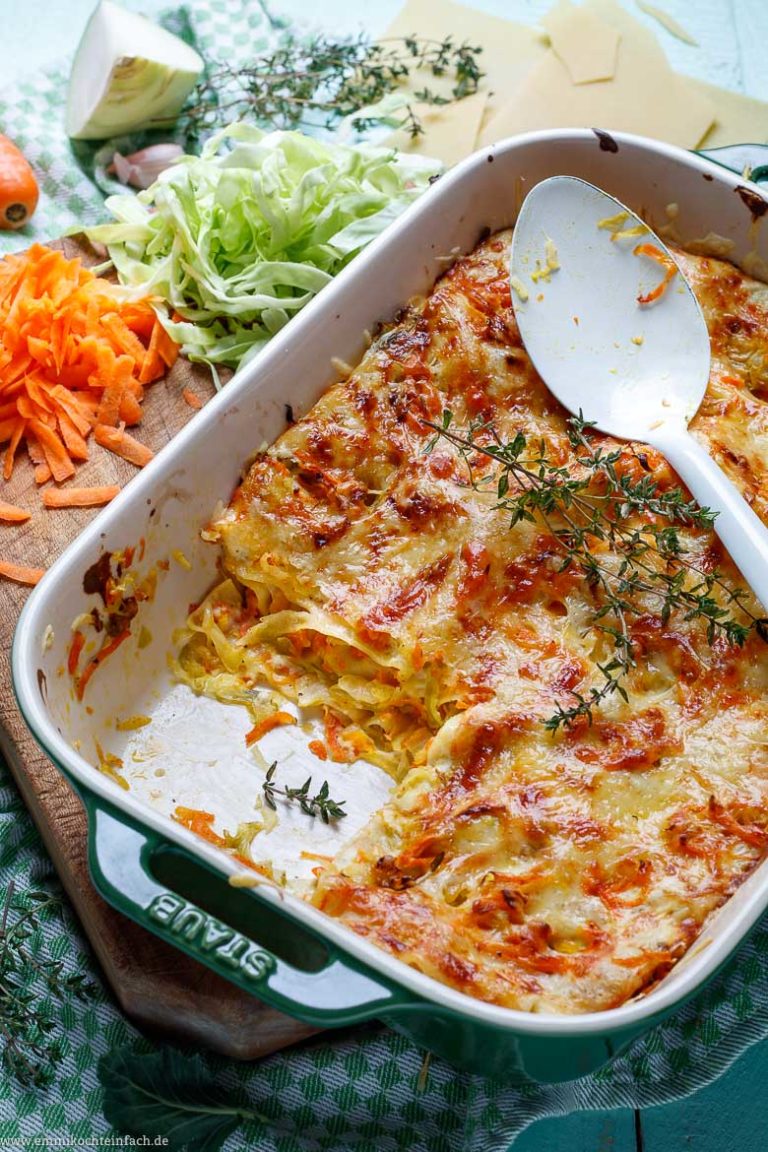 Gemüselasagne mit Spitzkohl und Möhren - emmikochteinfach