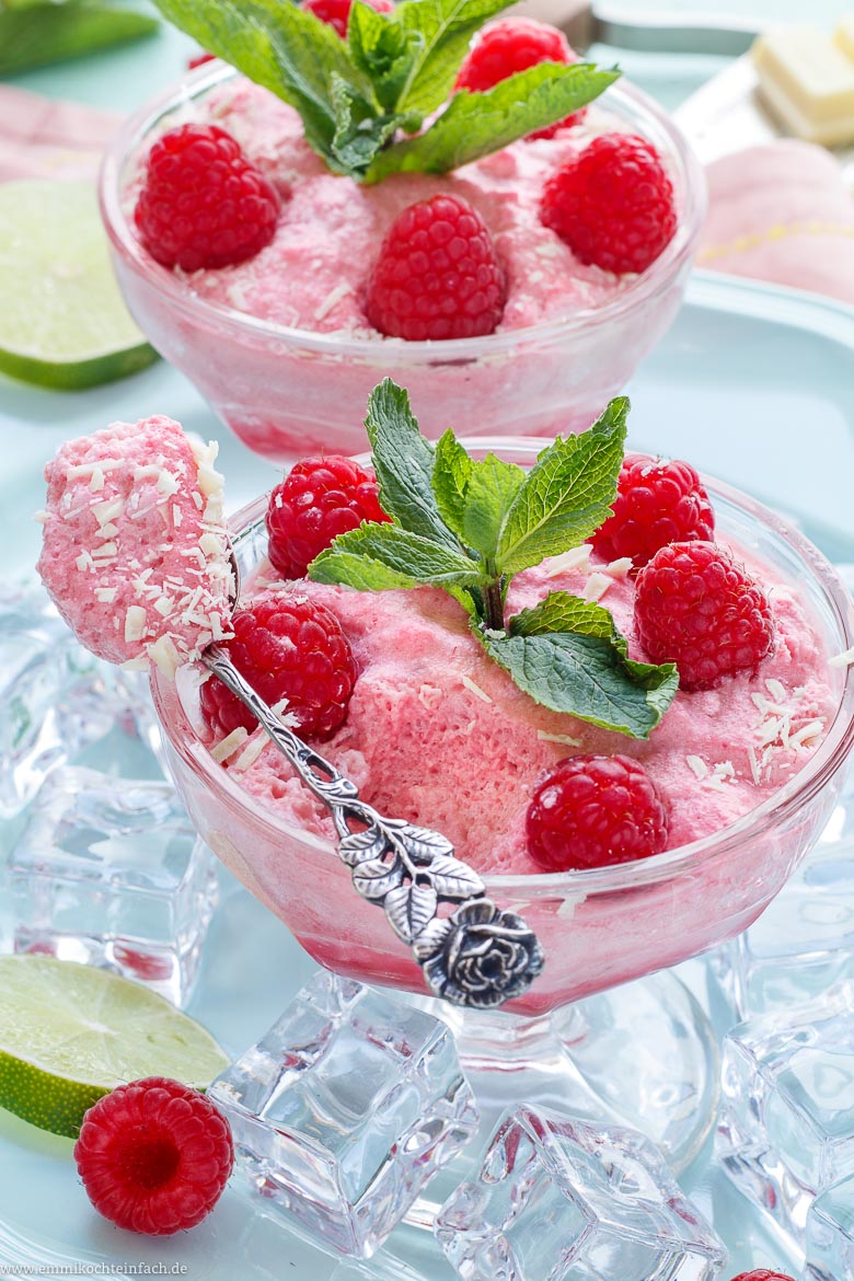 Sommerliches Himbeer Mousse - www.emmikochteinfach.de