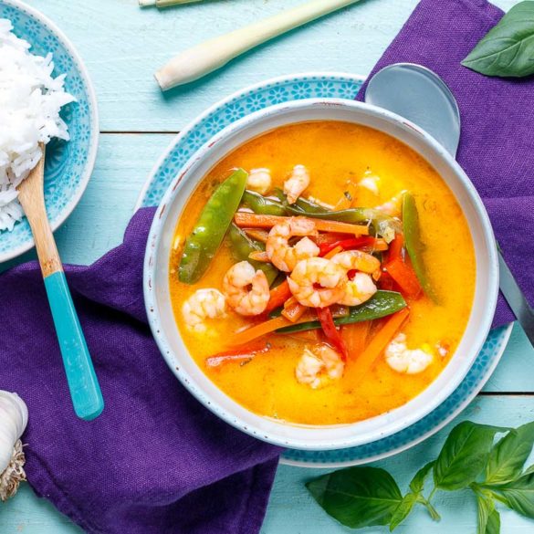 Rotes Thai Curry mit Garnelen - emmikochteinfach