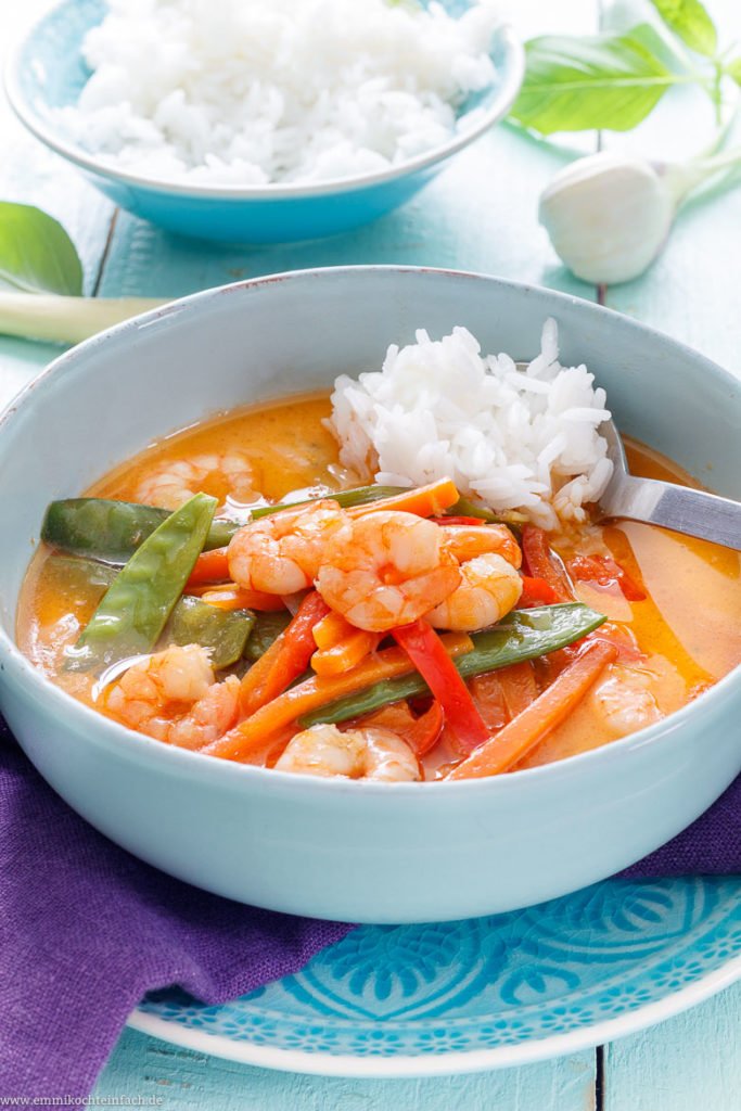 Rotes Thai Curry mit Garnelen - emmikochteinfach