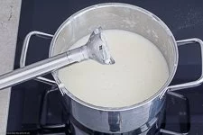 Pürieren der Blitz-Spargelcremesuppe