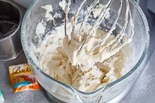 Rührteig zubereiten für den Apfelkuchen