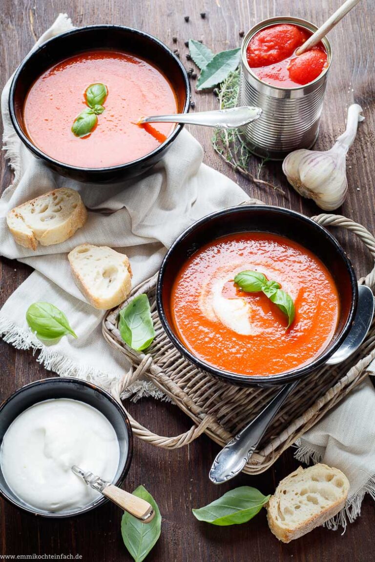 Einfache Tomatensuppe für das ganze Jahr - emmikochteinfach