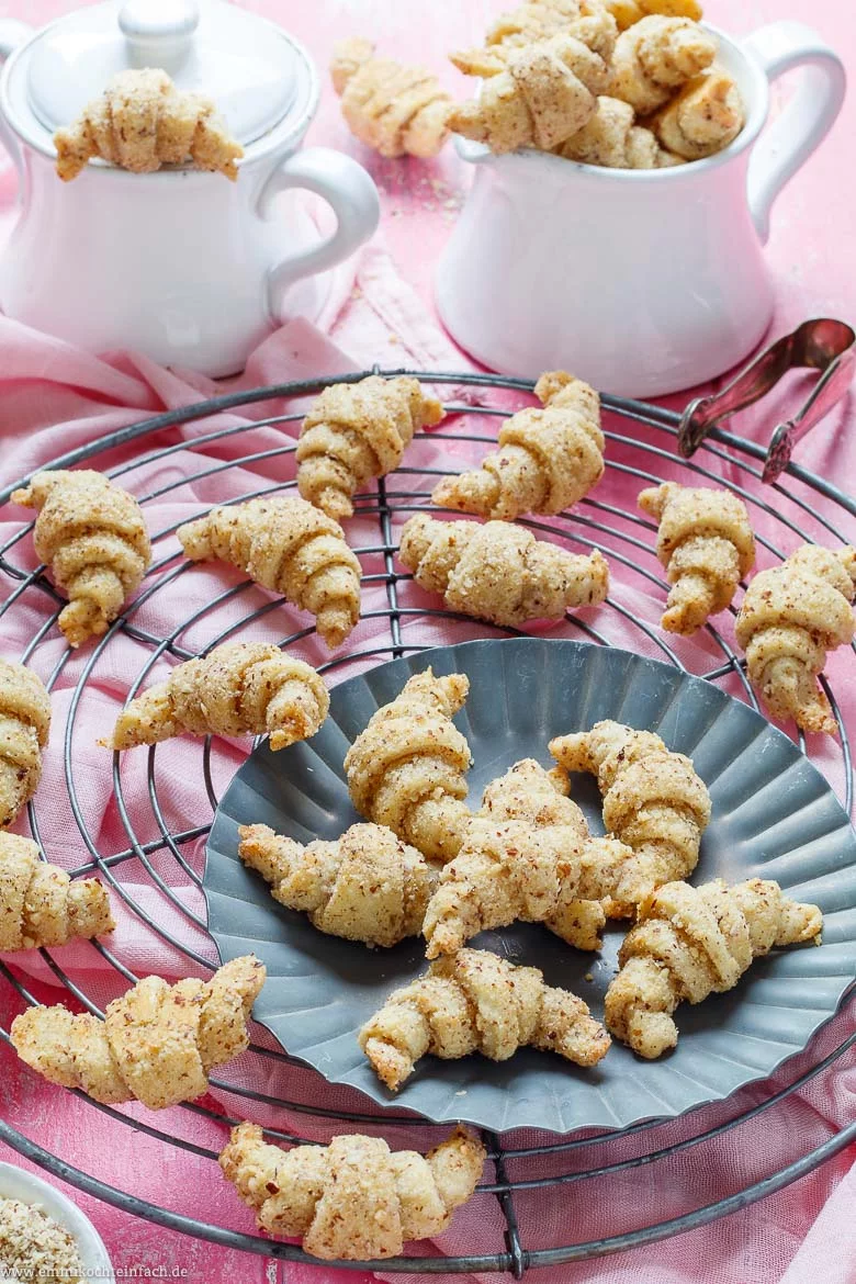 Mini-H&ouml;rnchen mit Haseln&uuml;ssen