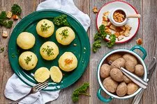 Kartoffelknödel einfach selber machen - www.emmikochteinfach.de