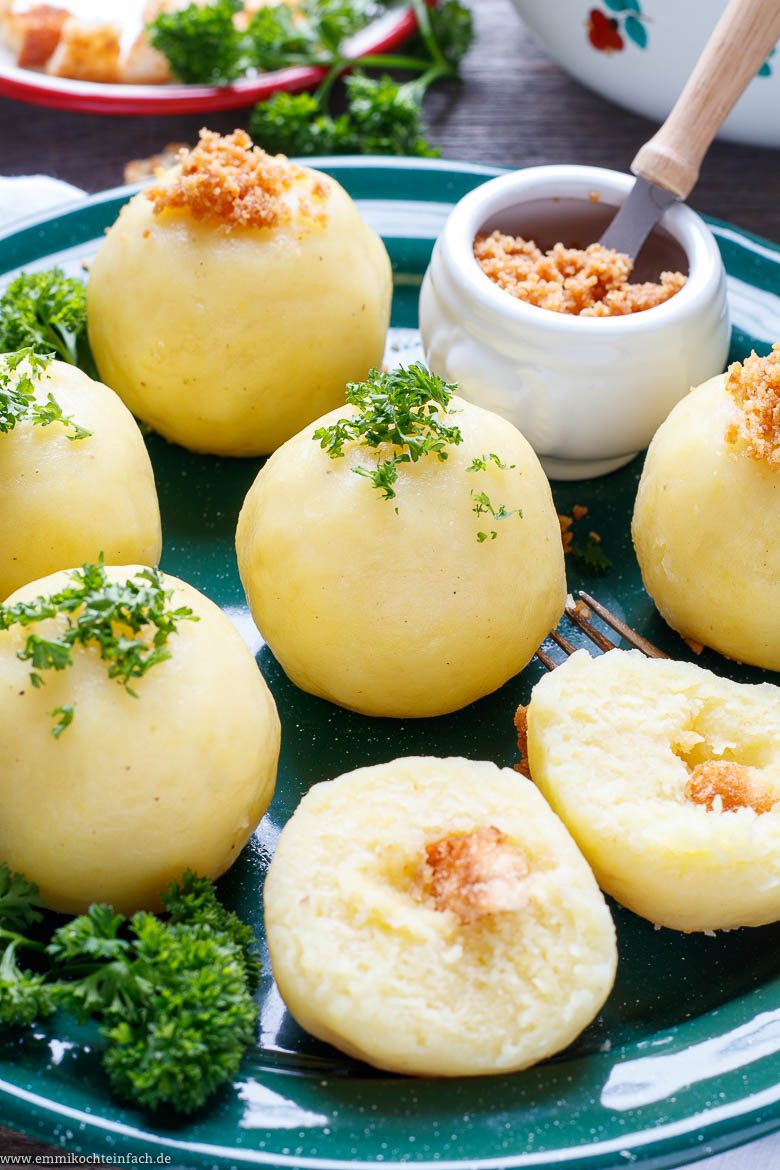 Kartoffelknödel einfach selber machen - emmikochteinfach