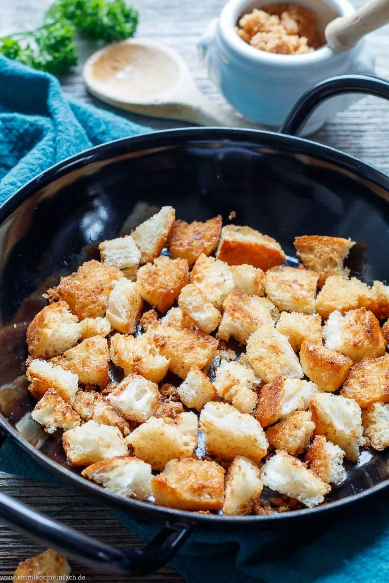 Kartoffelklöße Füllung ganz einfach - www.emmikochteinfach.de