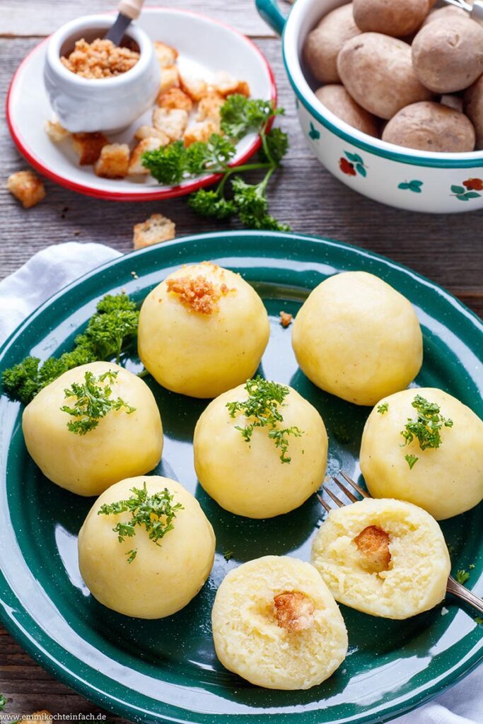 Kartoffelknödel einfach selber machen emmikochteinfach