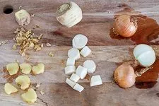 Emmis klassische Hühnersuppe ganz einfach - www.emmikochteinfach.de