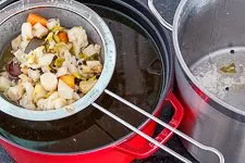 Emmis klassische Hühnersuppe ganz einfach - www.emmikochteinfach.de