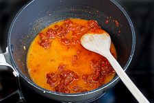 Currywurst Sosse selber machen einfach und schnell - www.emmikochteinfach.de
