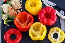 Gefüllte Paprika mit Hackfleisch - www.emmikochteinfach.de