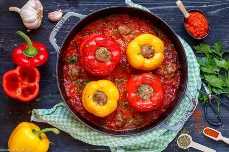 Gefüllte Paprika Mit Hackfleisch - Emmikochteinfach