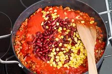Chili con Carne Rezept schnell und einfach - www.emmikochteinfach.de