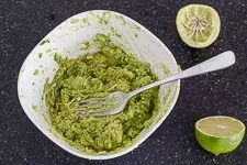 Original Guacamole mit Avocado und Limettensaft