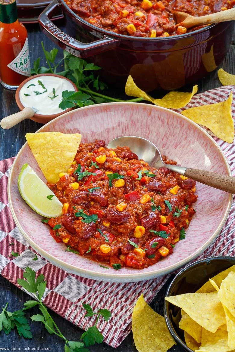 Chili con Carne Rezept schnell und einfach - www.emmikochteinfach.de