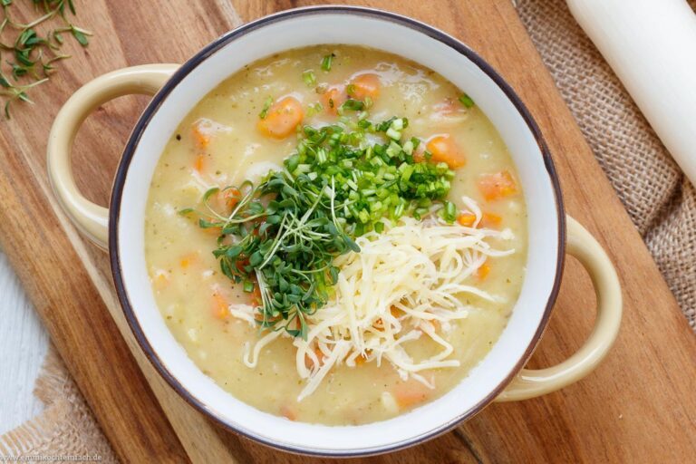 Kartoffelsuppe mit Lauch und Möhren - emmikochteinfach