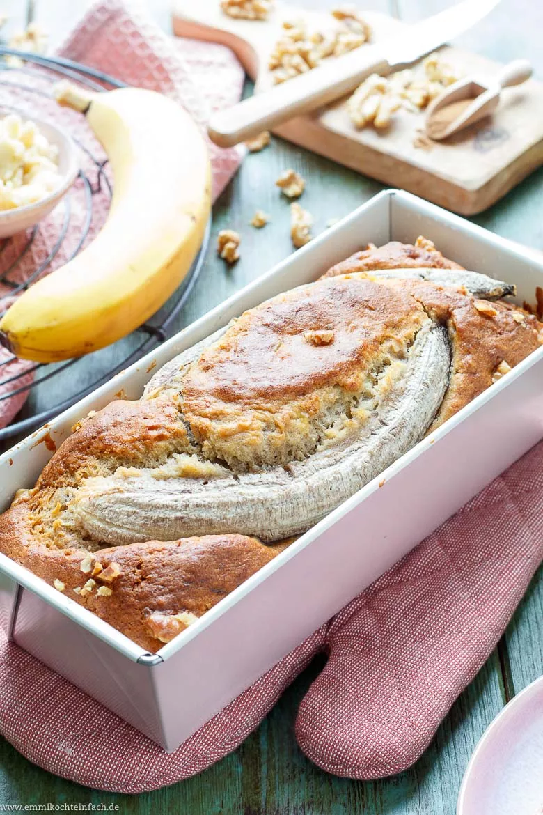 Saftiges Bananenbrot ganz einfach - www.emmikochteinfach.de